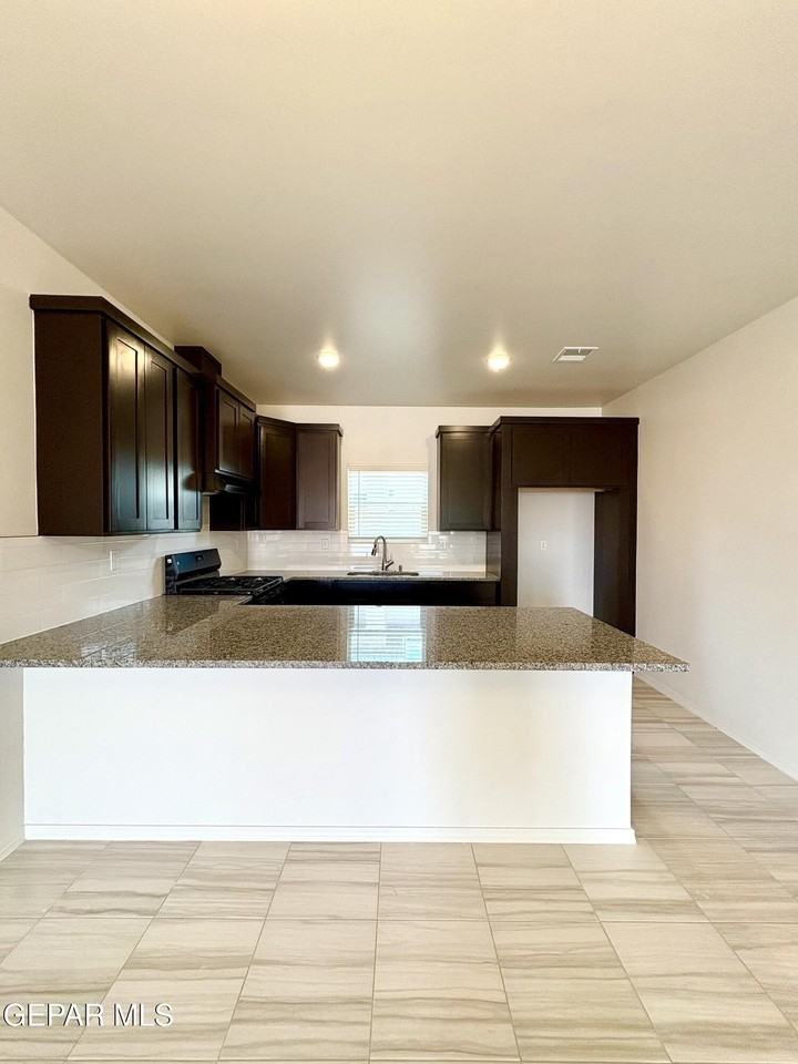 8912 Norton St #C - Photo 3 of 8