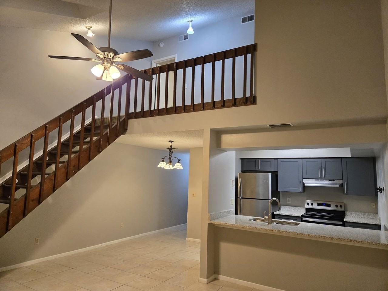 2738 Hunt Club Ln - Photo 3 of 33