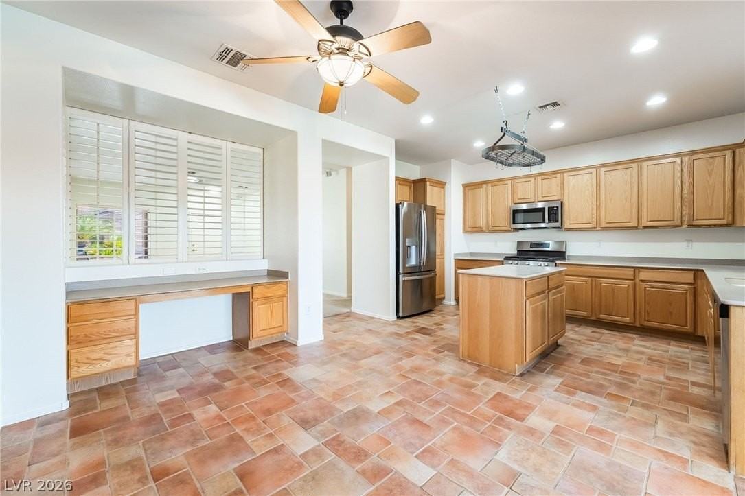1802 Cypress Bay Ave - Photo 3 of 22