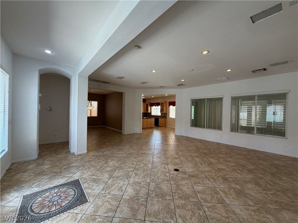 7185 Windy Peak Ct - Photo 4 of 35