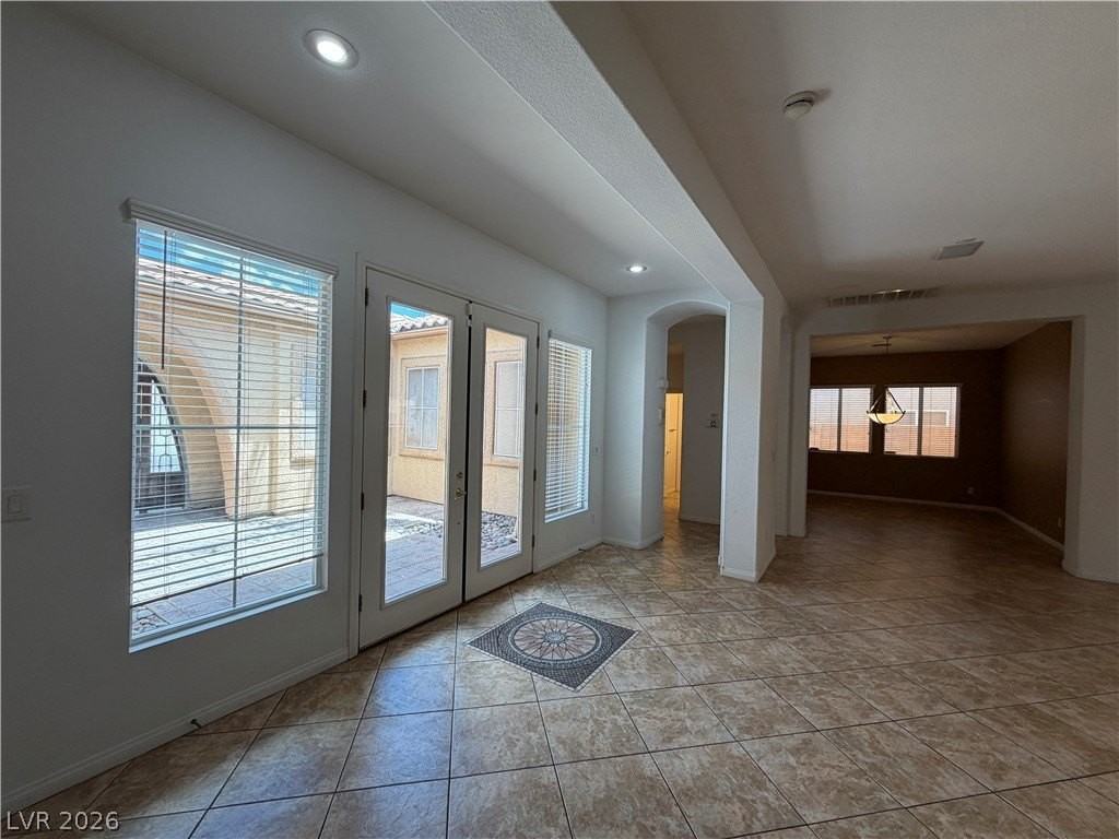 7185 Windy Peak Ct - Photo 7 of 35