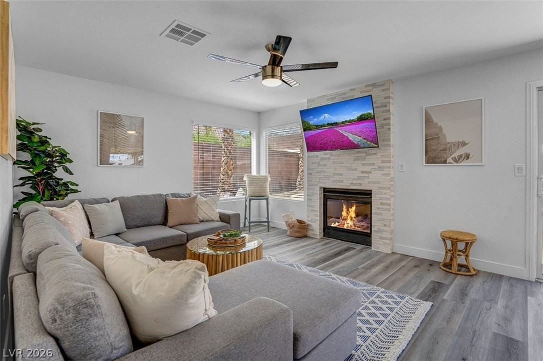 818 Holly Sprig Ct - Photo 4 of 50