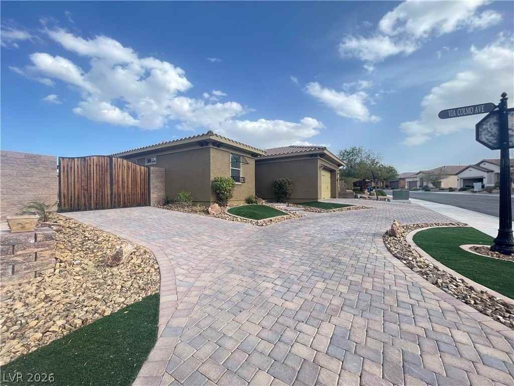 1066 Via Nandina Pl - Photo 3 of 25