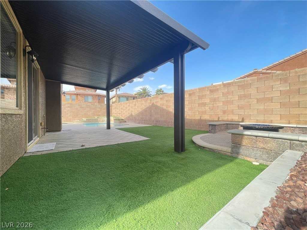 1066 Via Nandina Pl - Photo 4 of 25