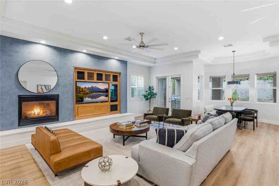 10848 Ickworth Ct - Photo 5 of 49