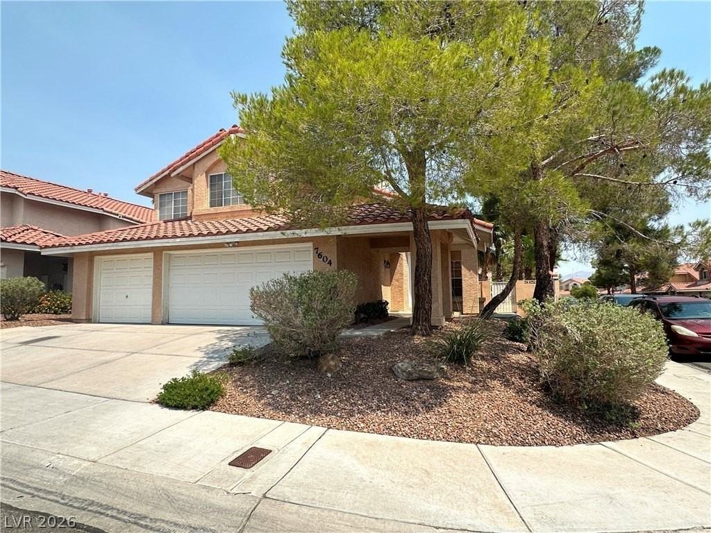 7604 Cruz Bay Ct - Photo 3 of 37