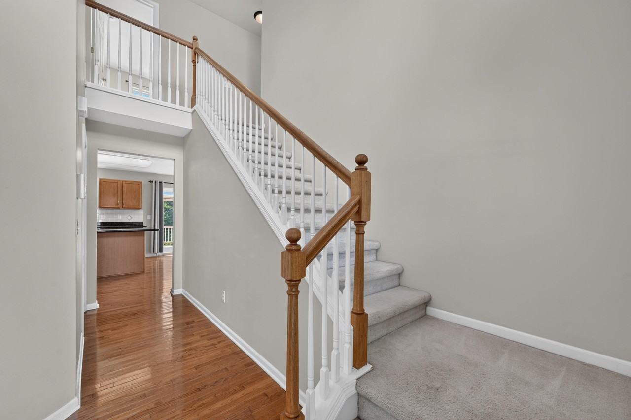 392 Sedgewood Ln - Photo 5 of 50