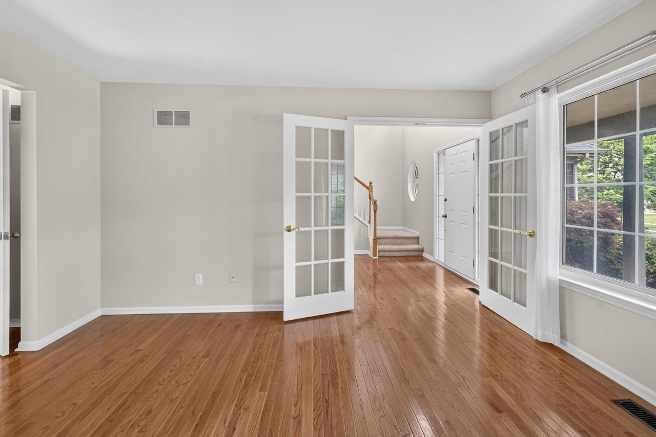392 Sedgewood Ln - Photo 6 of 50
