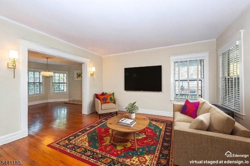 42 Gates Ave - Photo 7 of 31