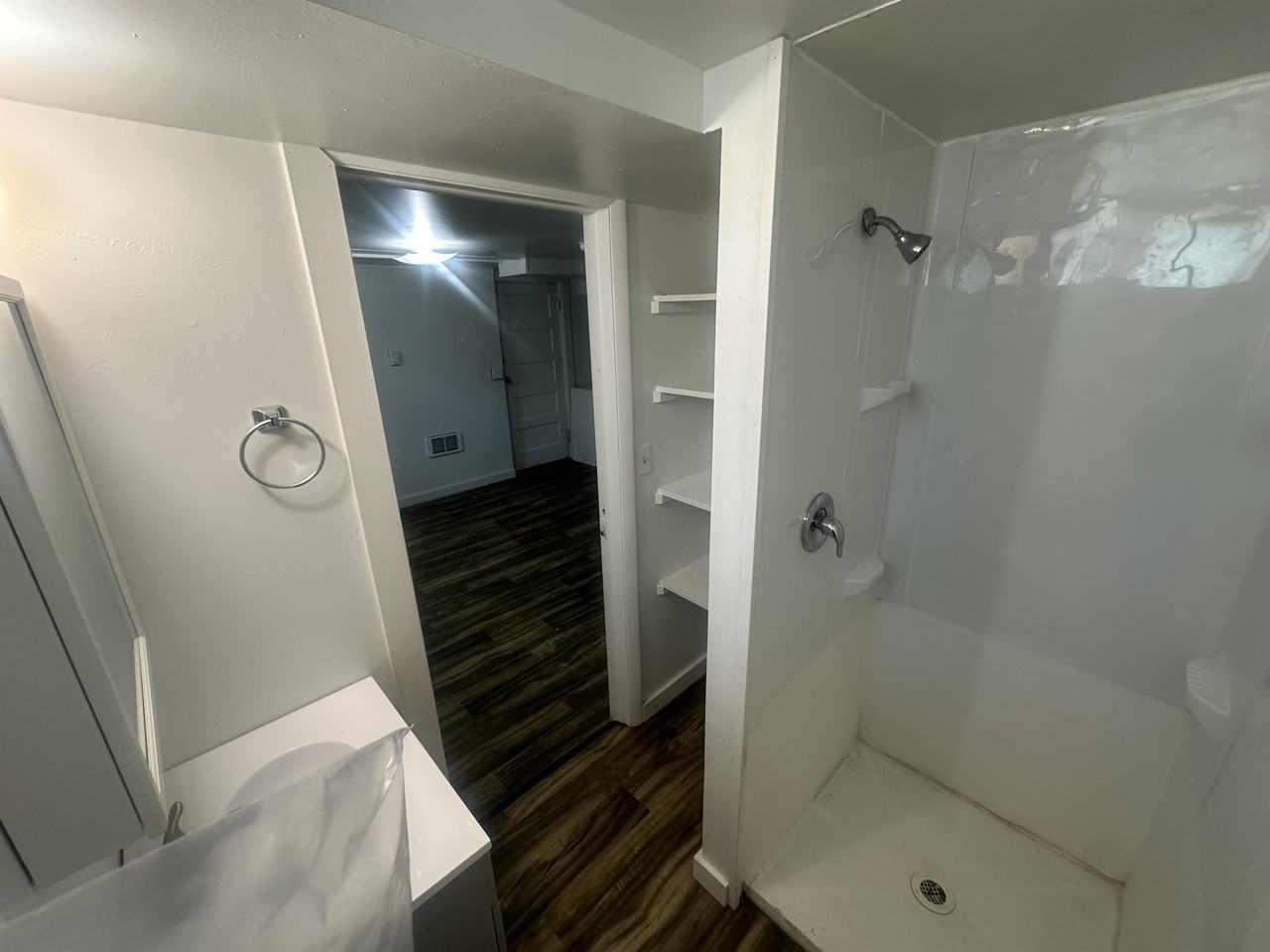 611 6th Street - 611 B #611B - Photo 5 of 8