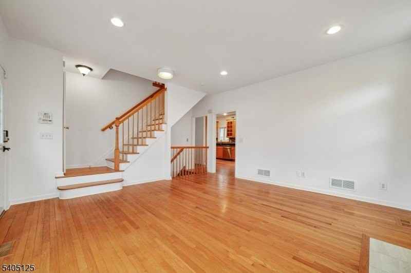 17 Grove St - Photo 3 of 42