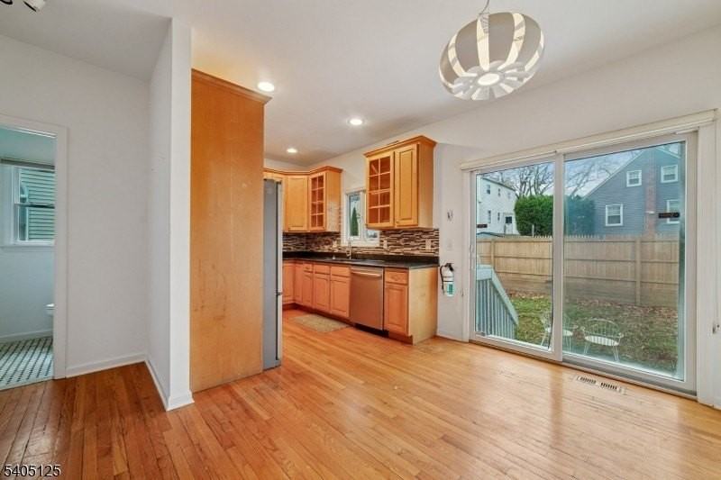 17 Grove St - Photo 7 of 42