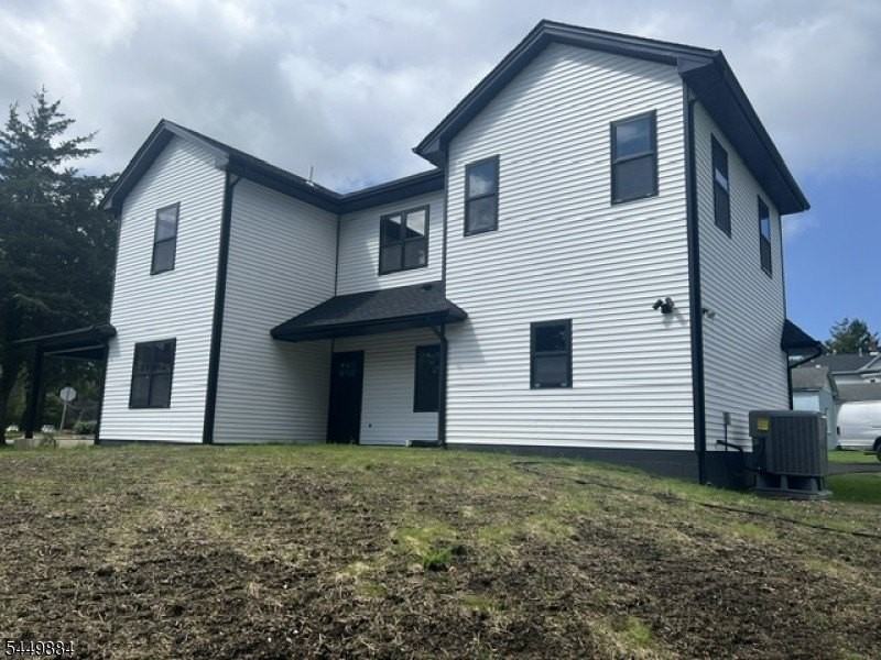 212 Willow Grove St - Photo 2 of 17