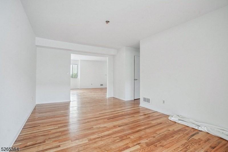38 Park Street #13D - Photo 3 of 23