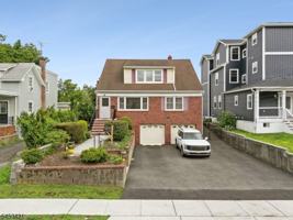 featured image of 416 S Valley Rd #2