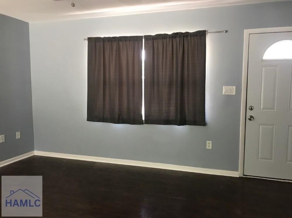 454 Elm St - Photo 3 of 12