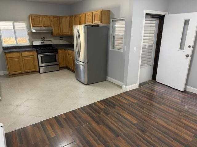 48 South St #1 - Photo 3 of 10