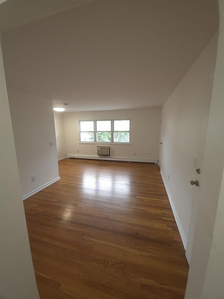 4325 Meadowview Ave #204 - Photo 4 of 14