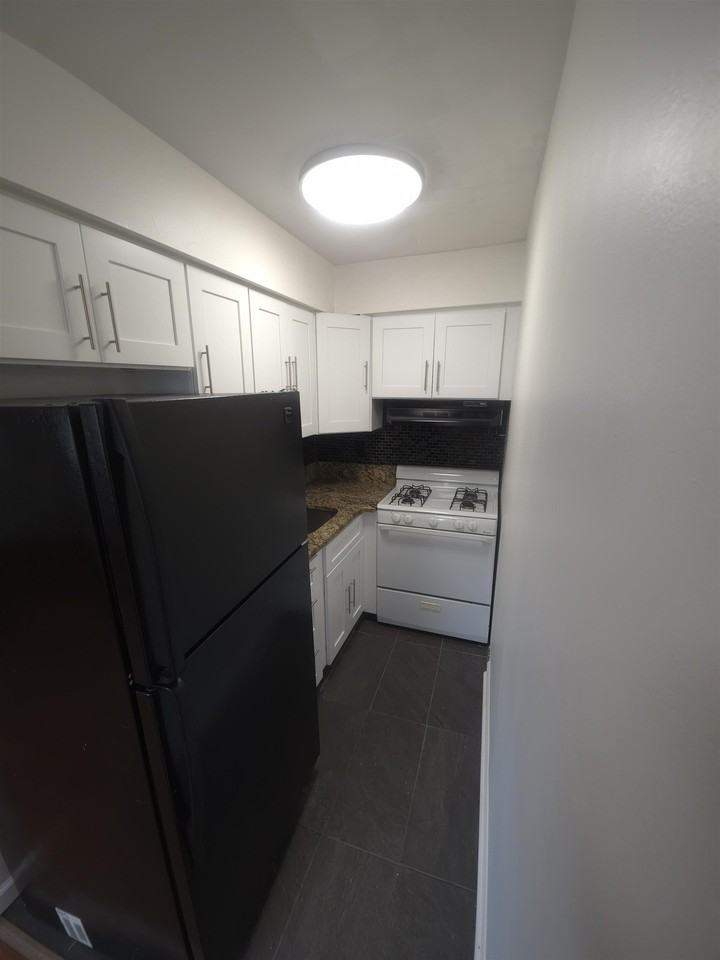 4325 Meadowview Ave #204 - Photo 5 of 14
