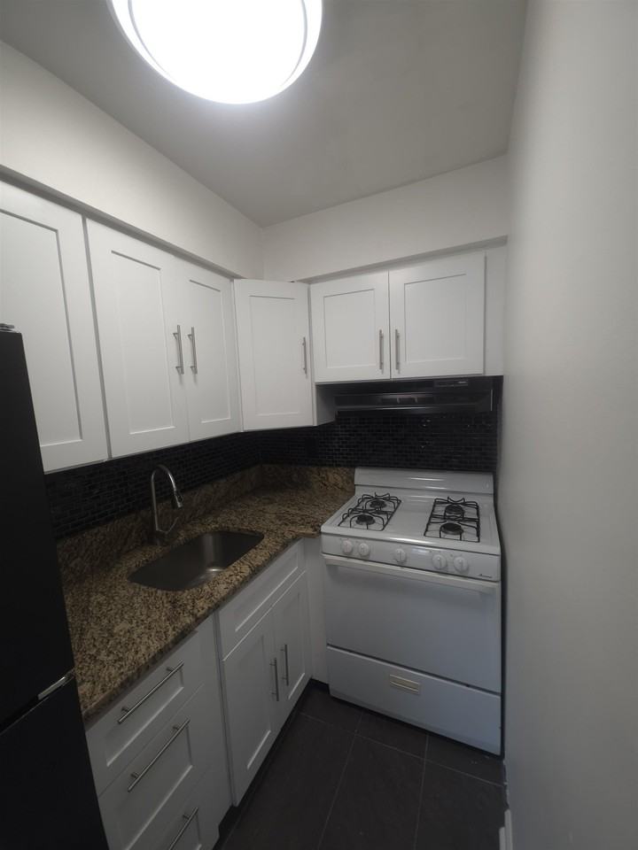 4325 Meadowview Ave #204 - Photo 6 of 14