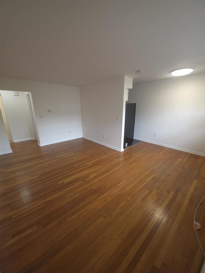 4325 Meadowview Ave #204 - Photo 7 of 14