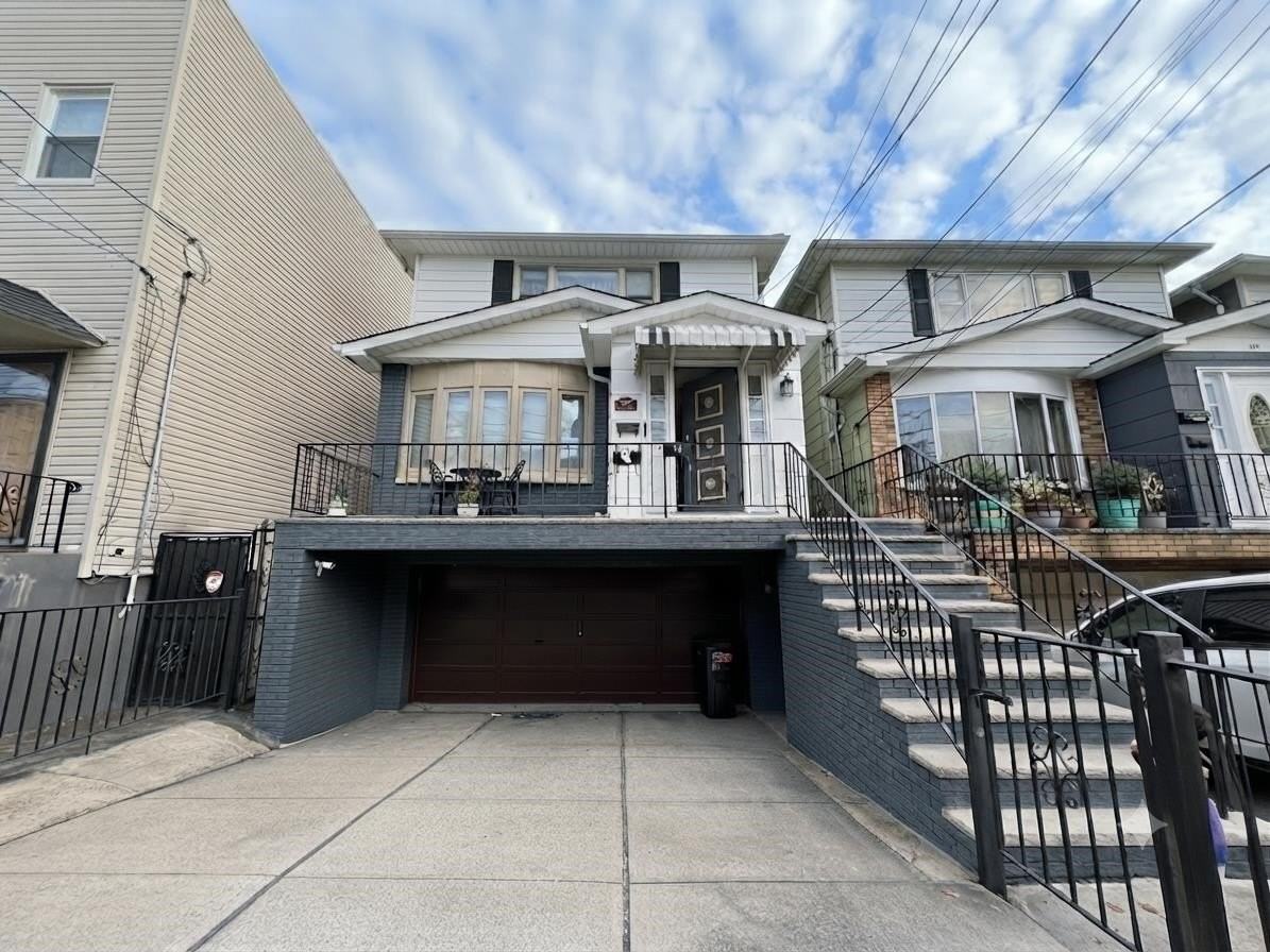 100 Hancock Ave