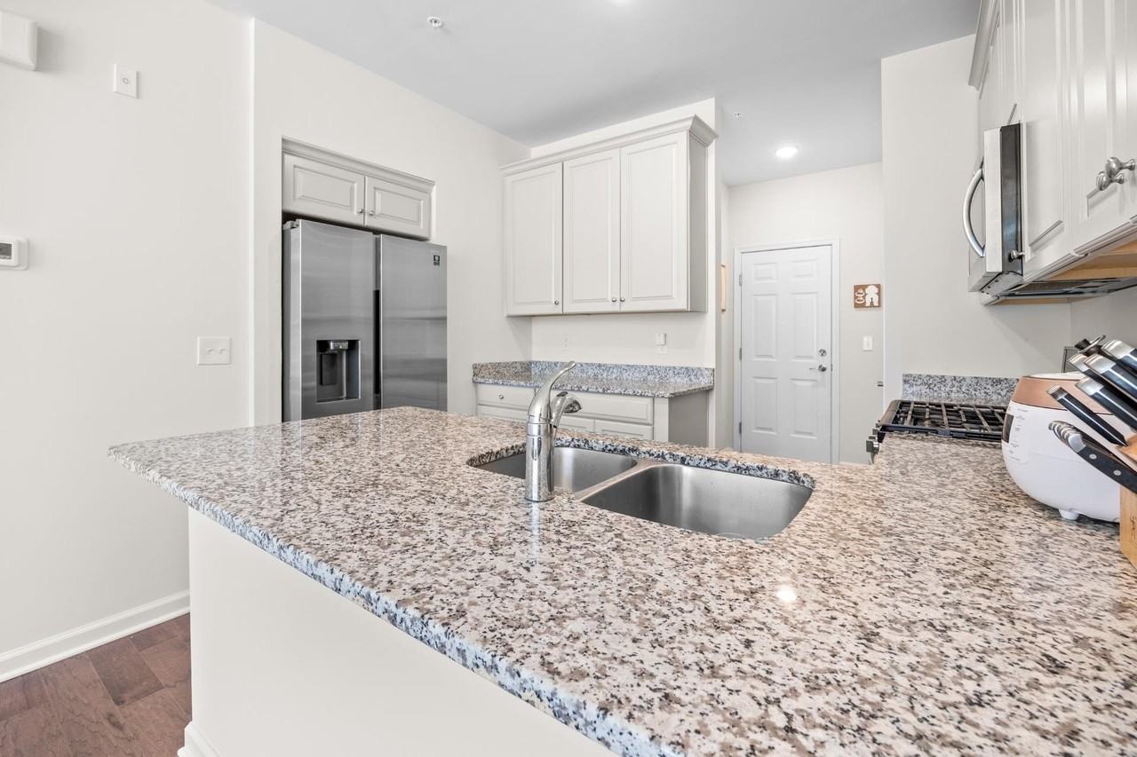 11 Leahy Dr - Photo 7 of 17