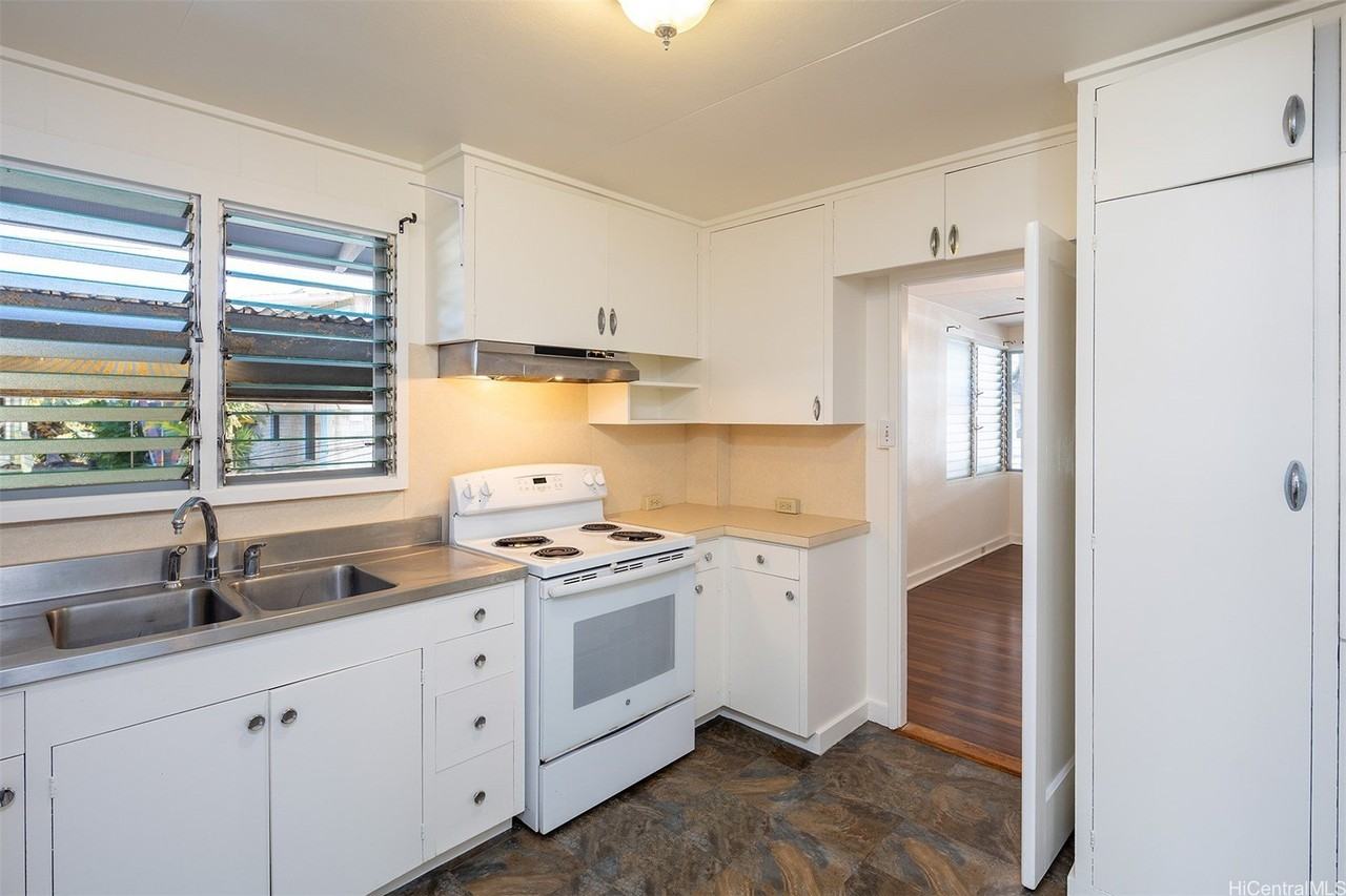 738 Menehune Ln #MAIN - Photo 6 of 15