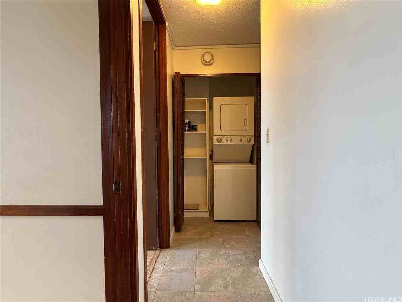 1505 Alexander St #1003 - Photo 4 of 16