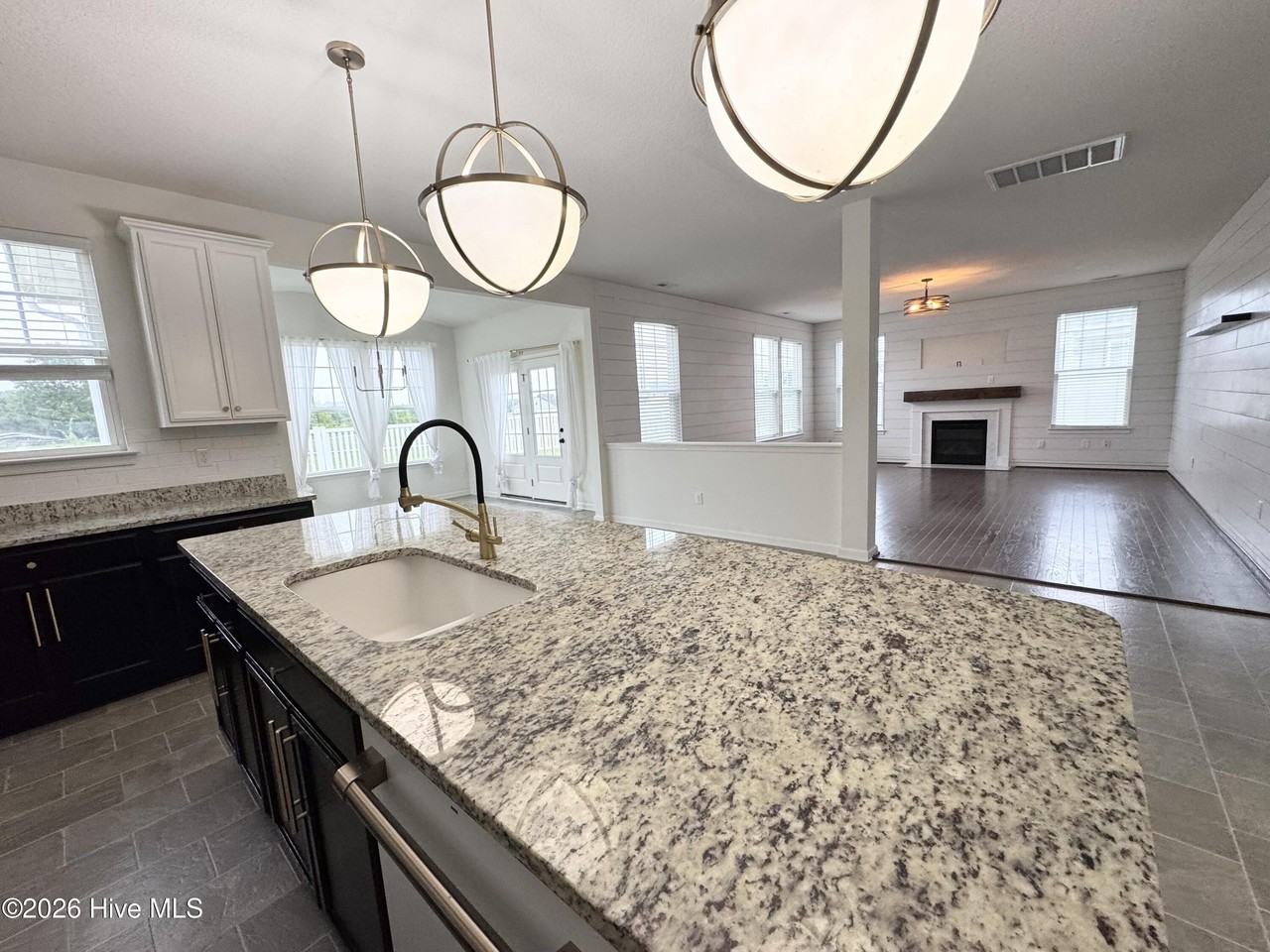 3514 Great Island Ln - Photo 3 of 16