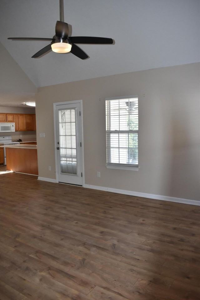 607 Dunloe Cir - Photo 2 of 18