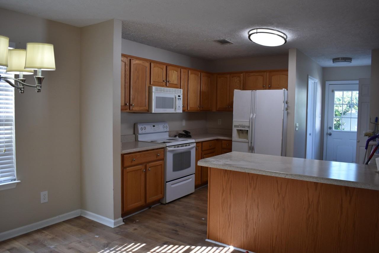 607 Dunloe Cir - Photo 3 of 18