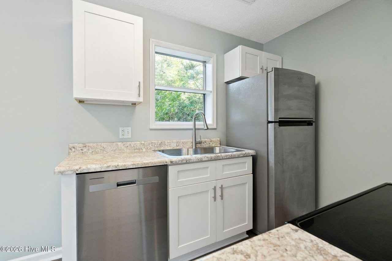4304 Spirea Dr #B - Photo 6 of 26