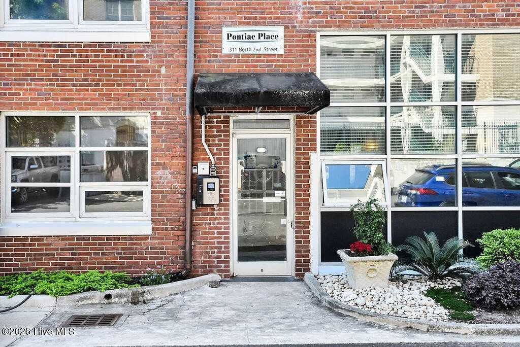 311 N 2nd St #G - Photo 3 of 44