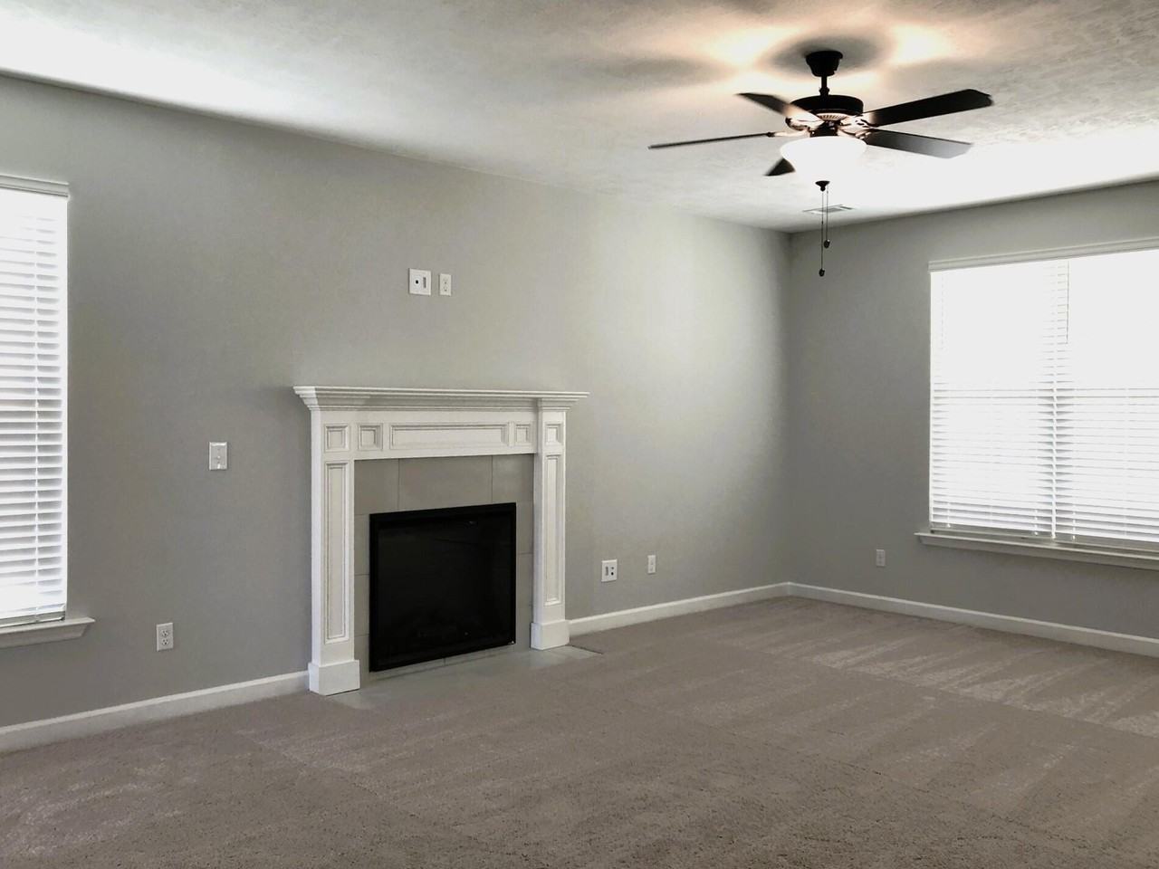1052 Mulford Loop - Photo 6 of 27