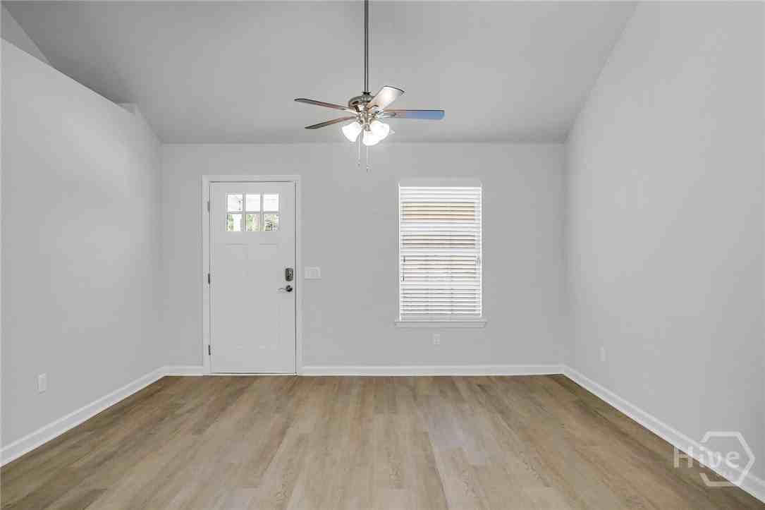 2108 California Ave - Photo 5 of 24