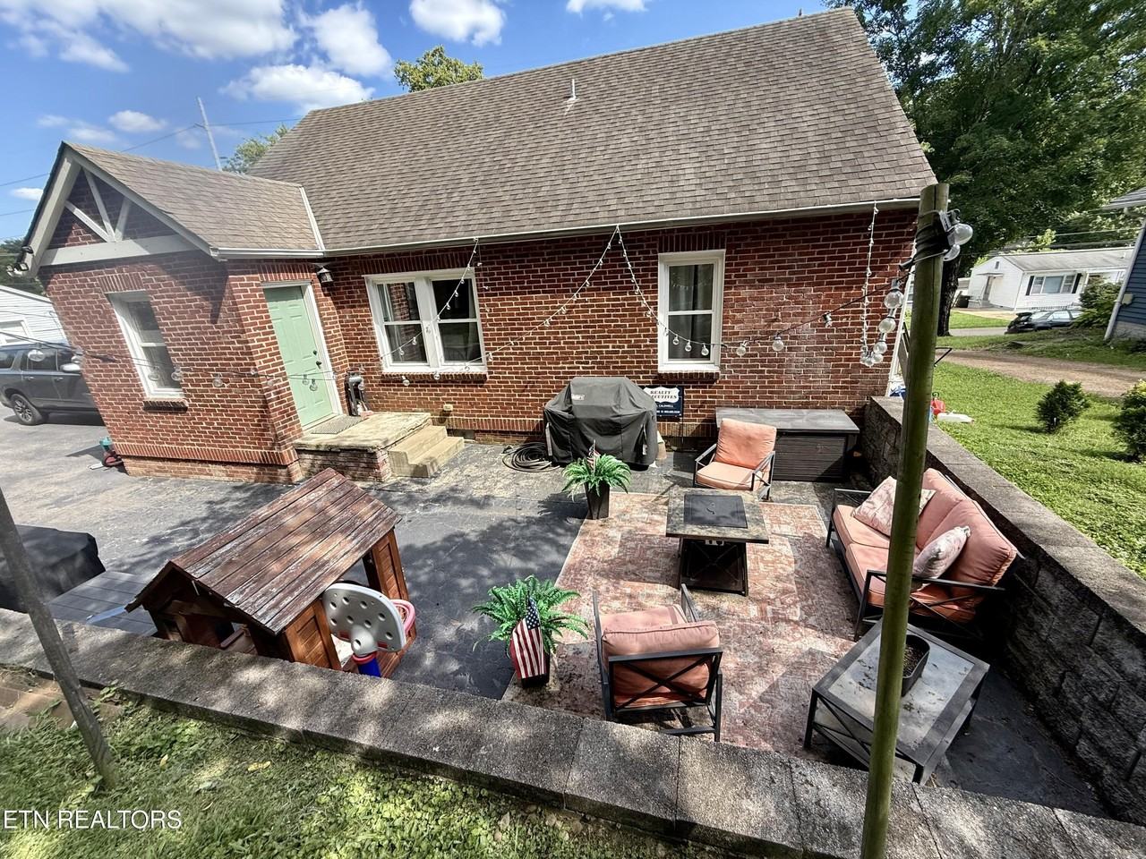 1717 Lenland Ave - Photo 4 of 13