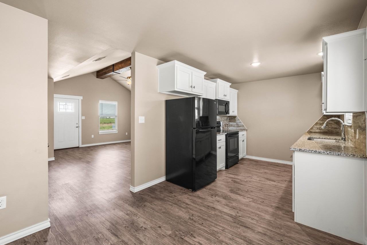106 Walnut St - Photo 5 of 23