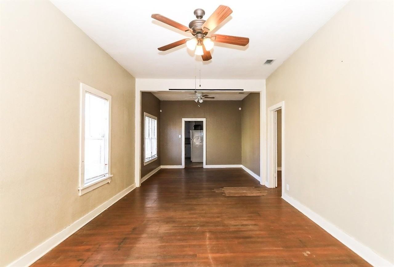 1922 18th St - Photo 4 of 14