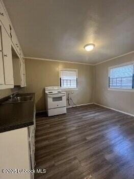 1902 45th St - Photo 7 of 11