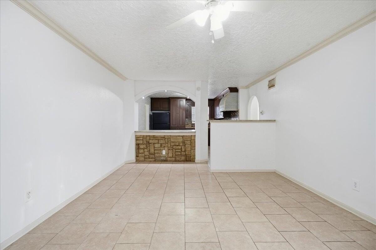 510 56th St - Photo 2 of 21