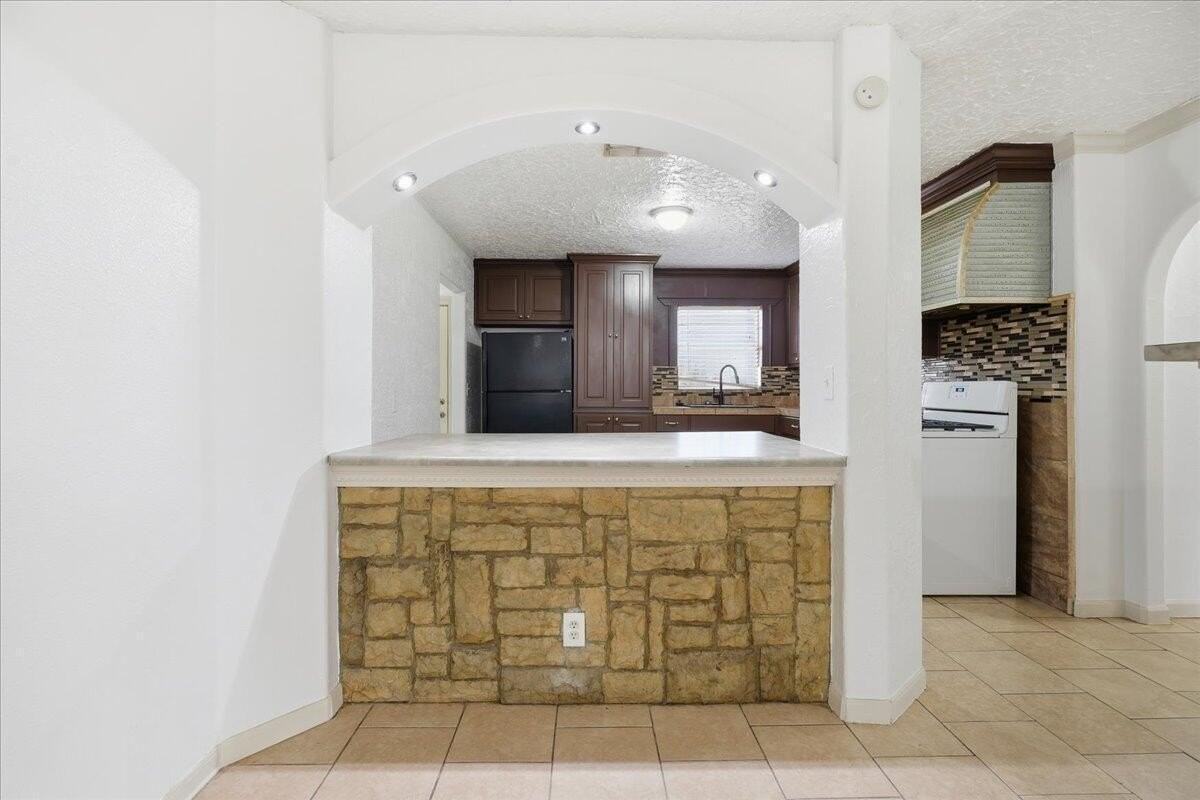 510 56th St - Photo 3 of 21
