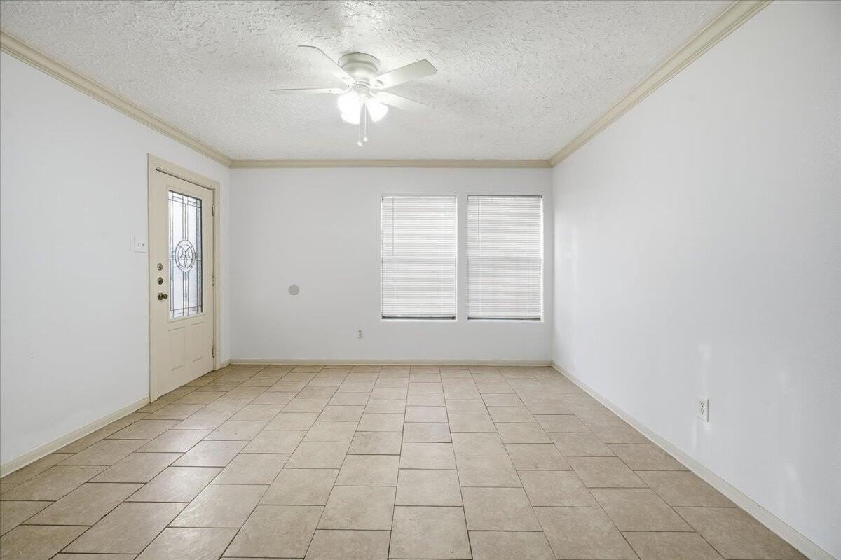 510 56th St - Photo 4 of 21