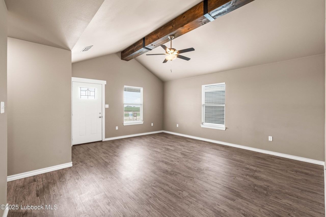 711 15th St - Photo 2 of 19