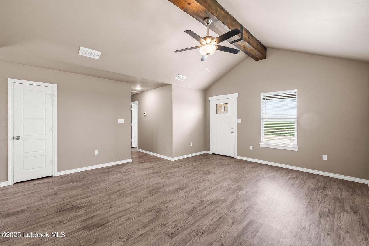 711 15th St - Photo 3 of 19