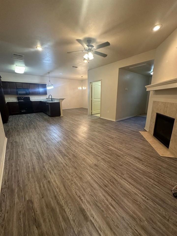 3206 112th St - Photo 3 of 14