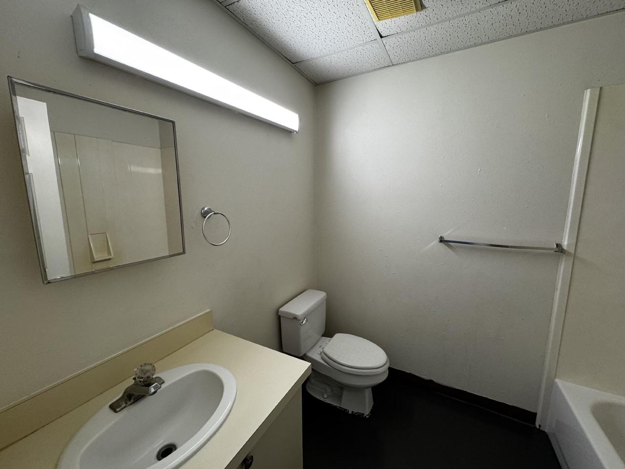 1619 University Ave #3 - Photo 5 of 9