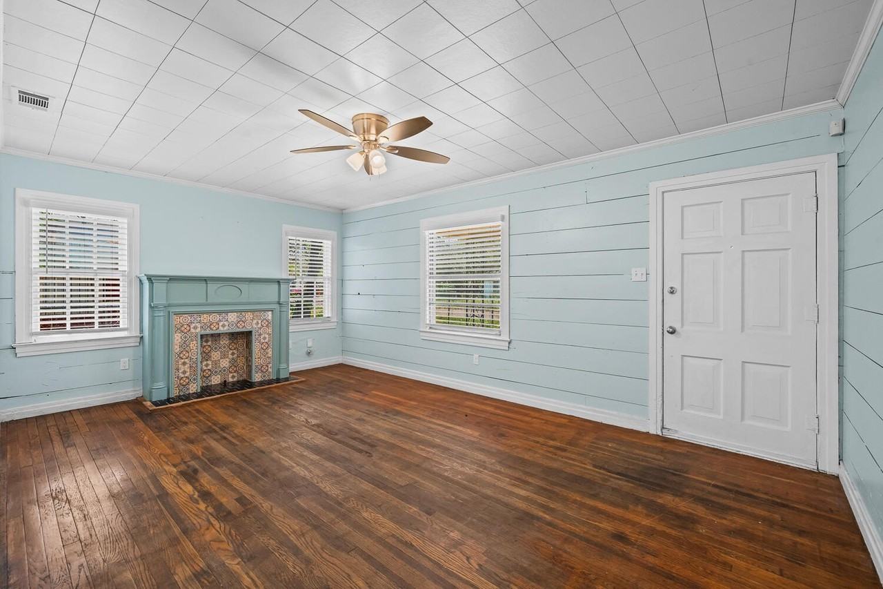 2213 27th St - Photo 3 of 21