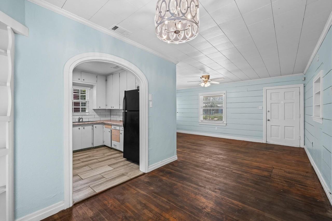 2213 27th St - Photo 7 of 21
