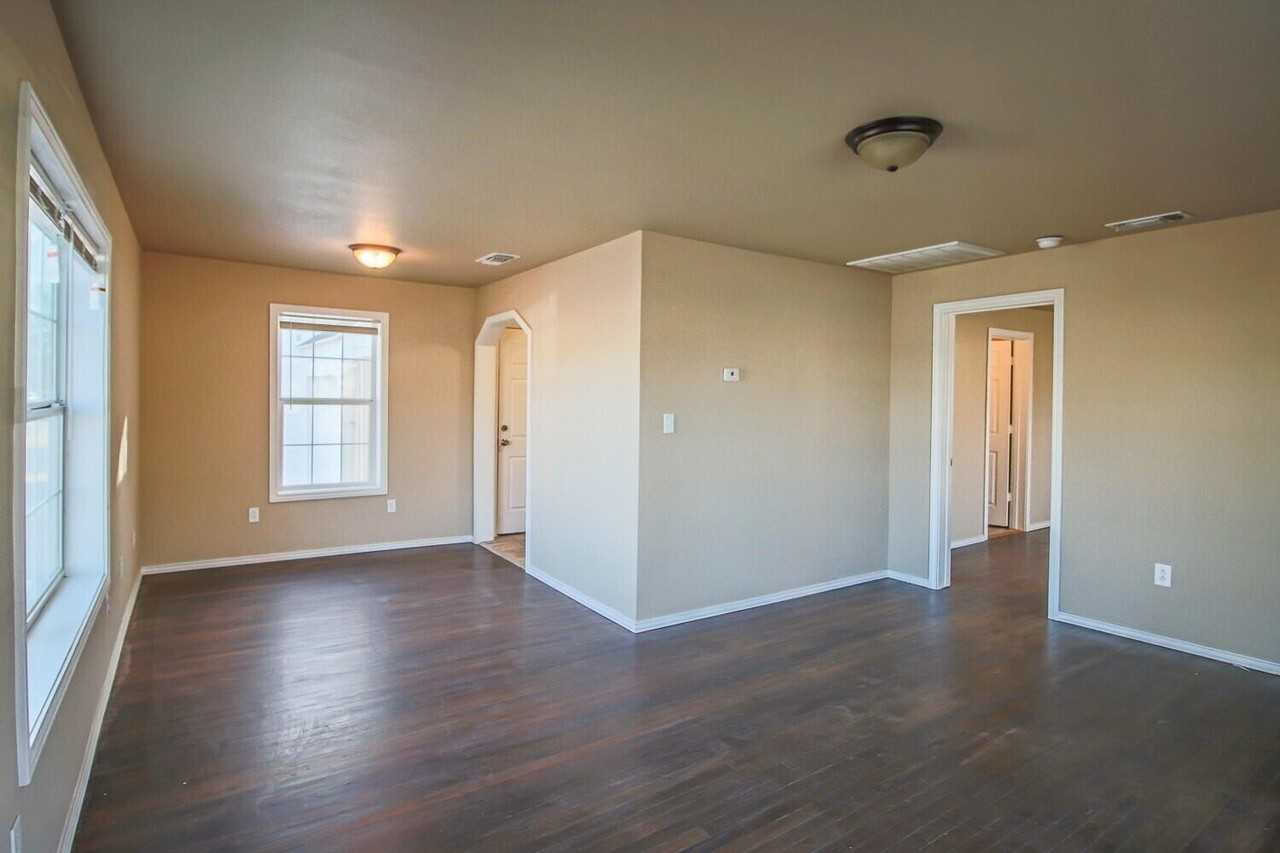 1701 Avenue T - Photo 7 of 10